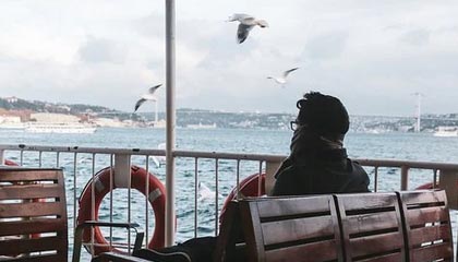 开云体育官网下载安装-《虚拟现实（VR）或引领电竞行业新潮流，行业专家最新分析》，虚拟现实vr技术,简单说是让人进入一个虚拟环境